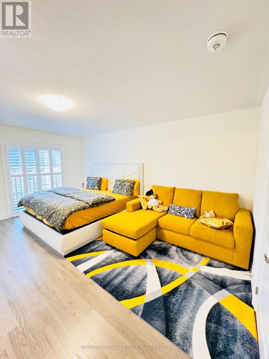 18 Thomas Hope Lane, Markham, Ontario  L3S 0E9 - Photo 8 - N12402674