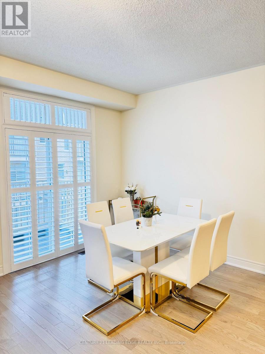 18 Thomas Hope Lane, Markham, Ontario  L3S 0E9 - Photo 4 - N12402674