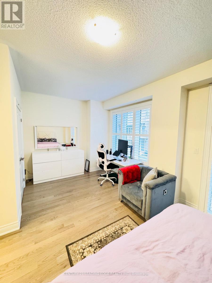 18 Thomas Hope Lane, Markham, Ontario  L3S 0E9 - Photo 11 - N12402674