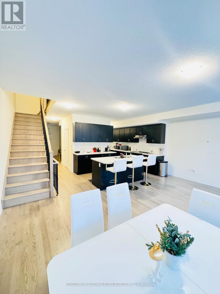 18 Thomas Hope Lane, Markham, Ontario  L3S 0E9 - Photo 6 - N12402674
