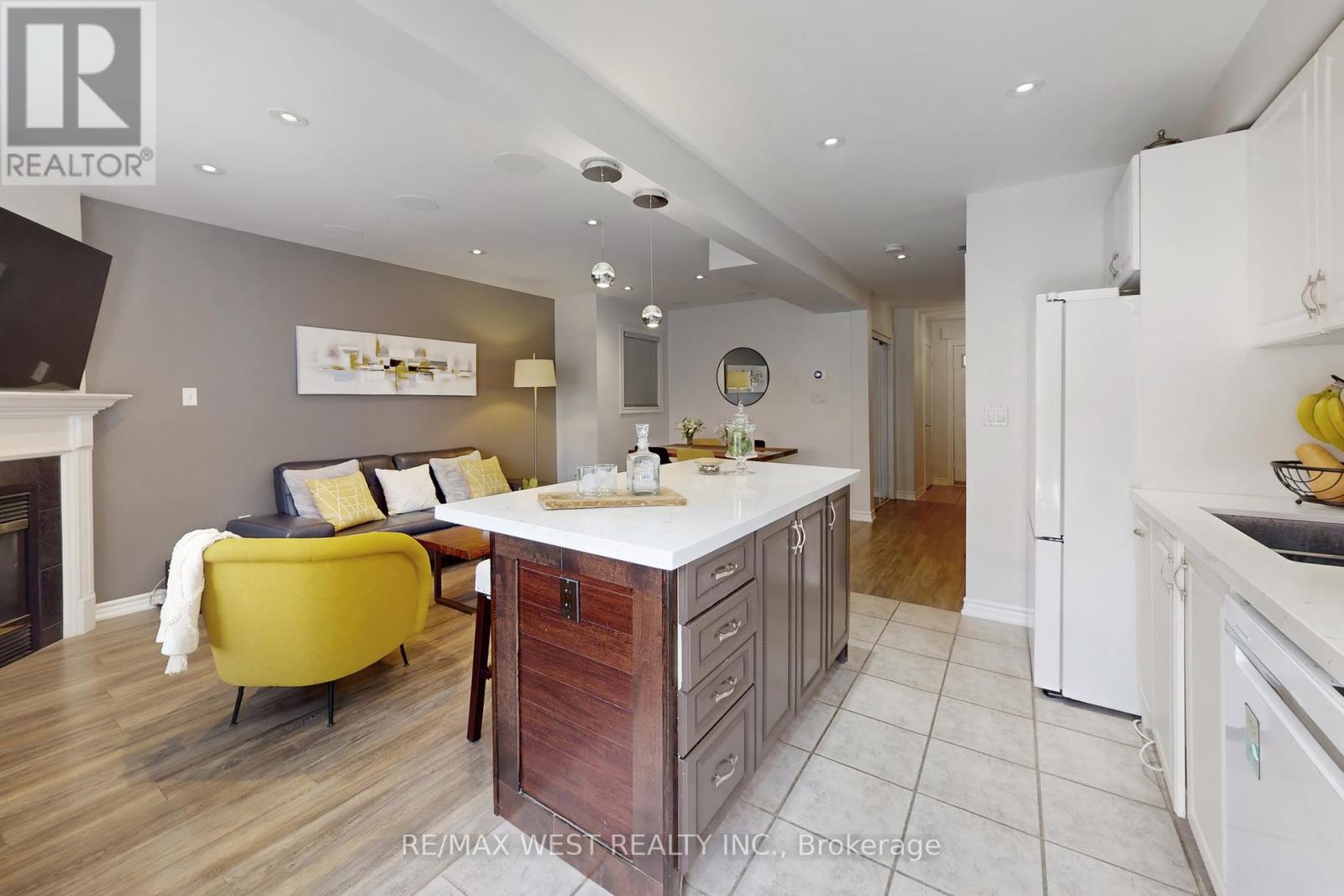 6 Mistleflower Court, Richmond Hill, Ontario  L4E 3T4 - Photo 14 - N12405785