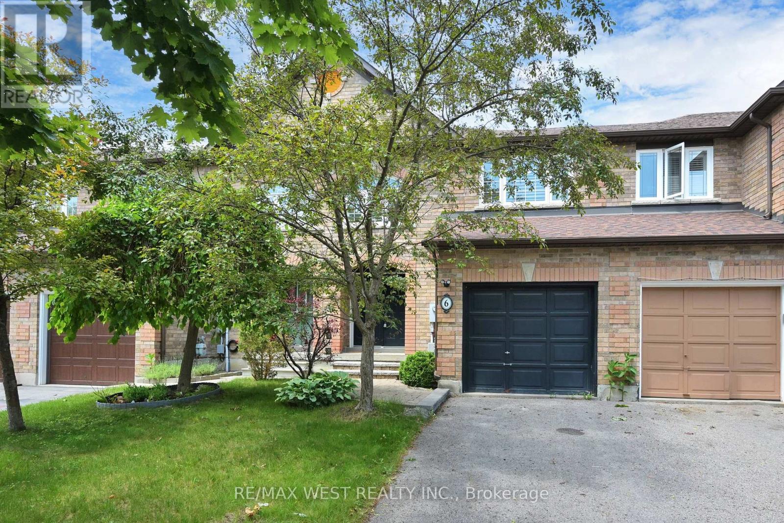 6 Mistleflower Court, Richmond Hill, Ontario  L4E 3T4 - Photo 2 - N12405785