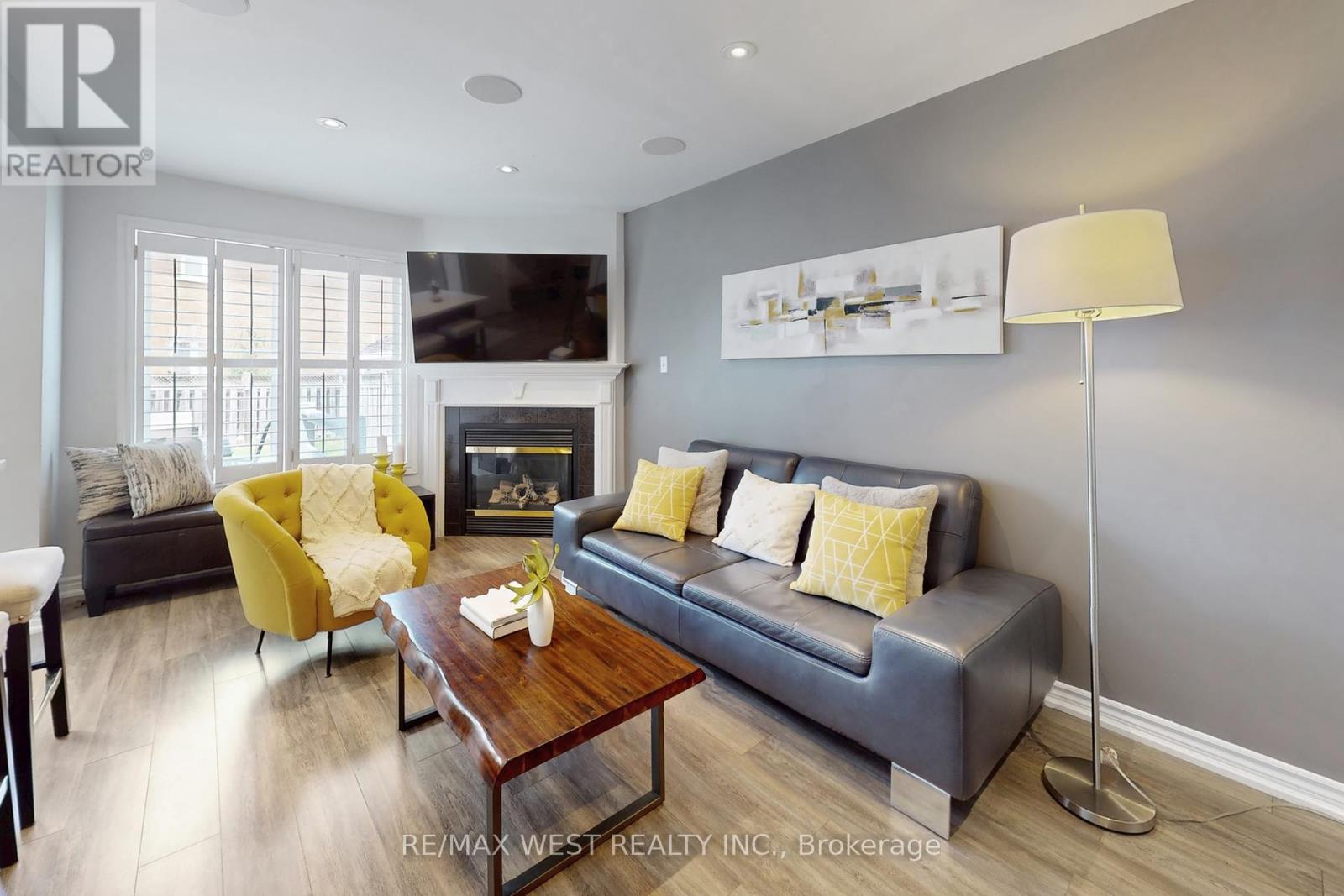 6 Mistleflower Court, Richmond Hill, Ontario  L4E 3T4 - Photo 6 - N12405785