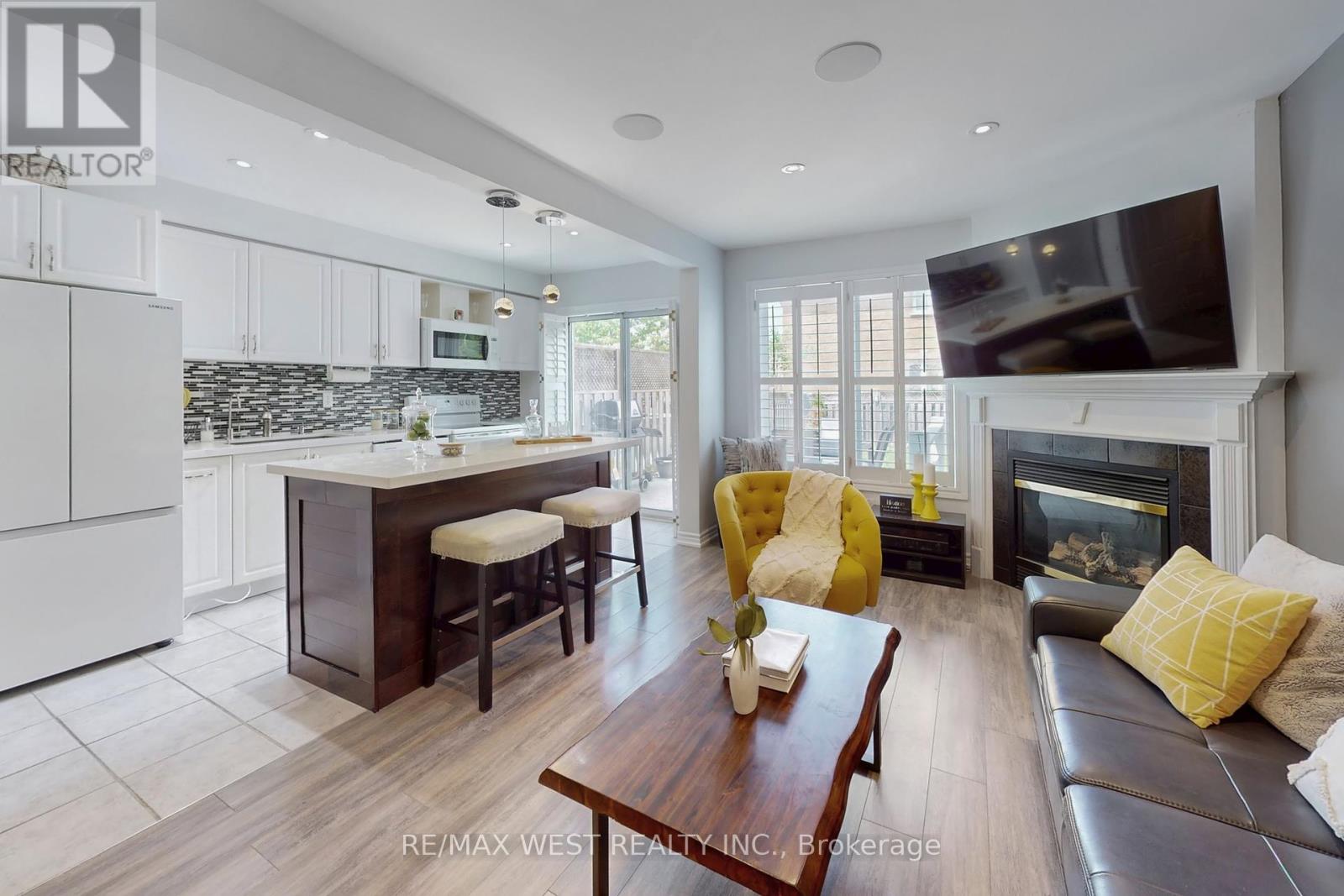 6 Mistleflower Court, Richmond Hill, Ontario  L4E 3T4 - Photo 7 - N12405785