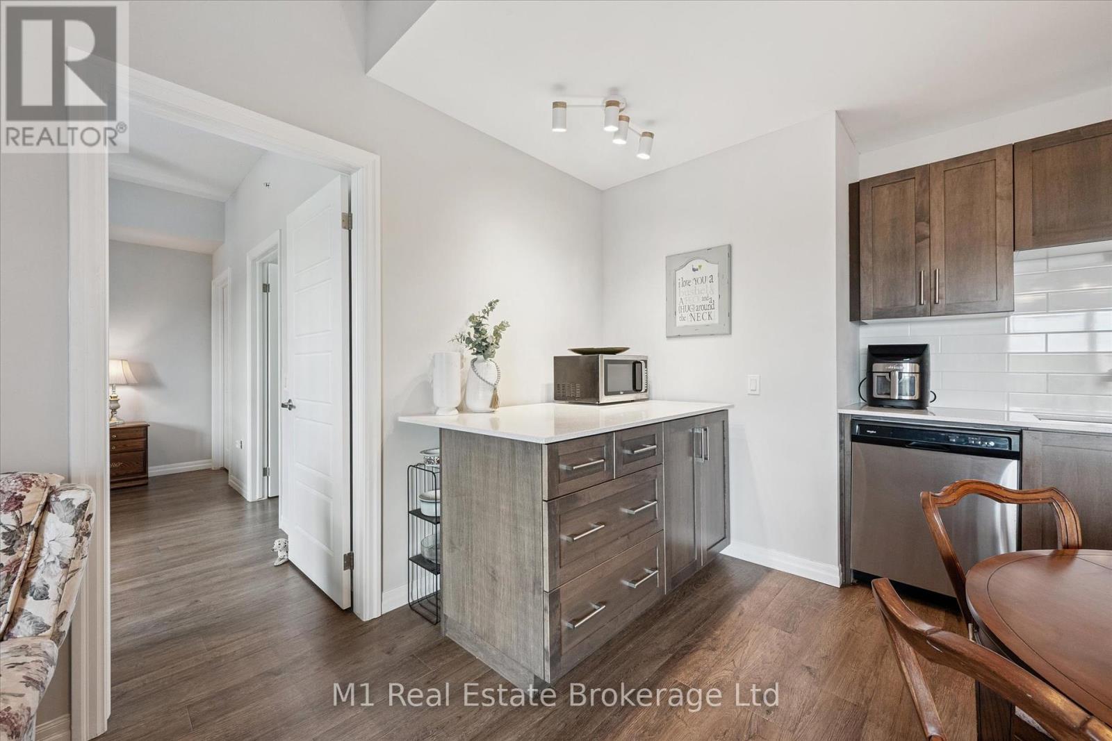 215 - 35 Kingsbury Square, Guelph, Ontario  N1L 1B3 - Photo 13 - X12389337