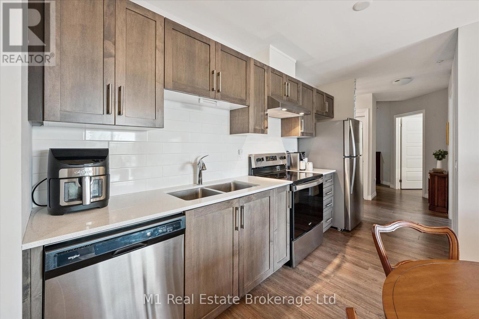 215 - 35 Kingsbury Square, Guelph, Ontario  N1L 1B3 - Photo 12 - X12389337