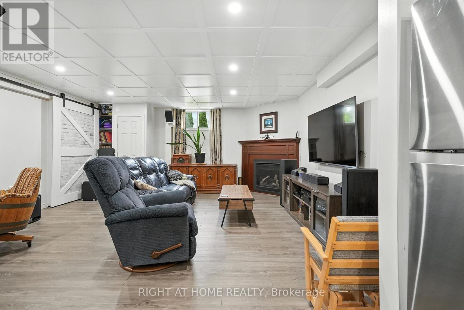 16 O'neill Circle, Springwater, Ontario  L0L 2K0 - Photo 42 - S12405781