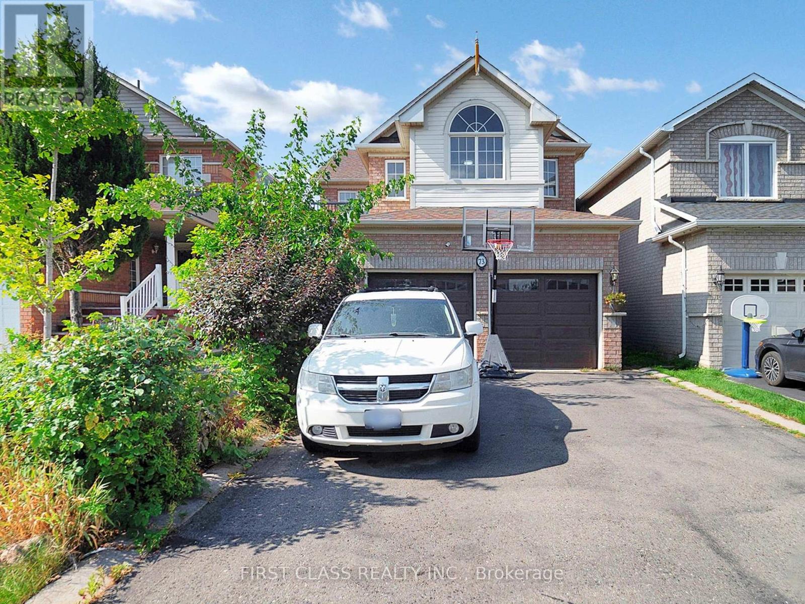 73 PORCHLIGHT ROAD, Brampton, Ontario
