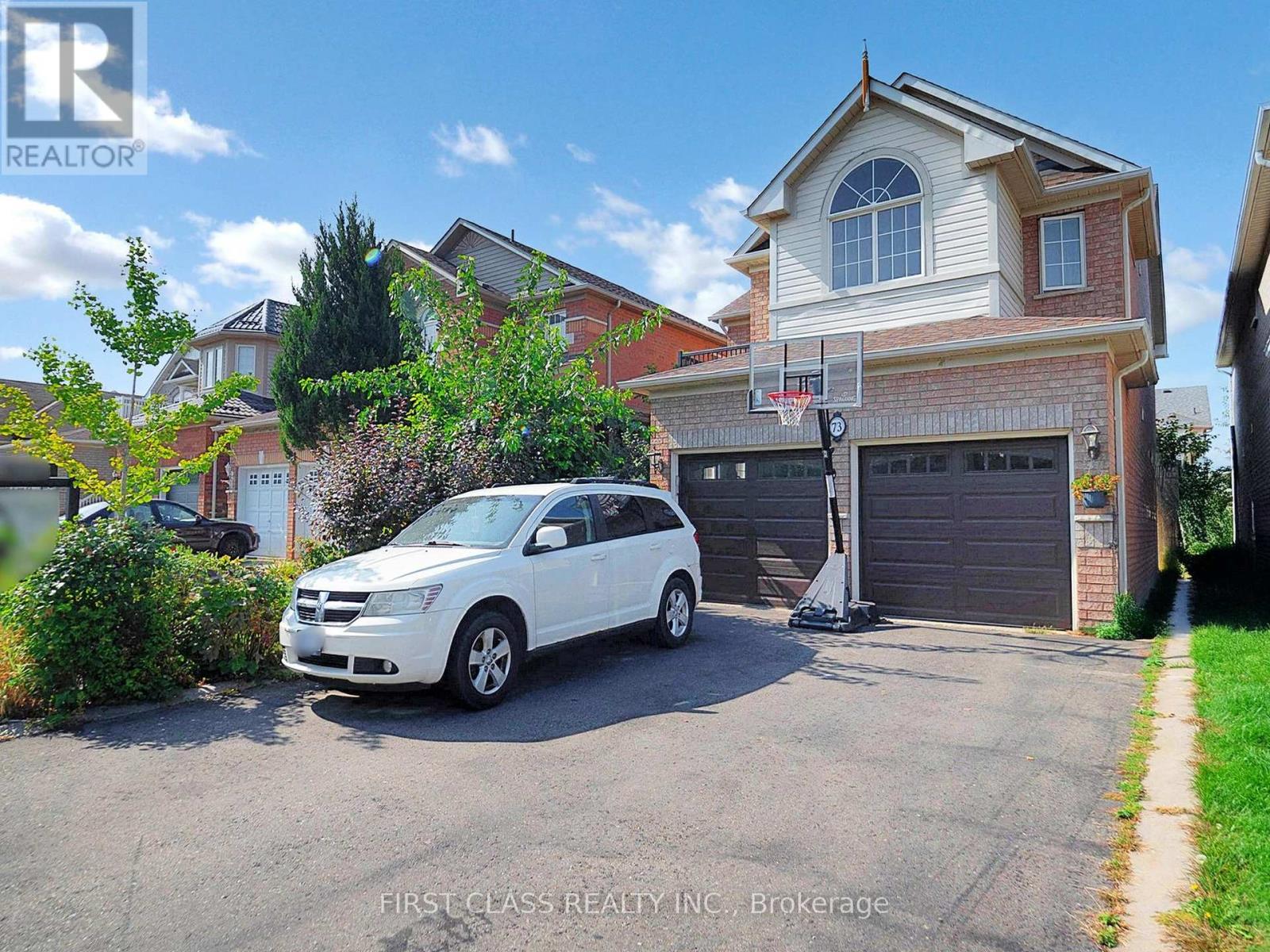 73 Porchlight Road, Brampton, Ontario  L6X 4S1 - Photo 2 - W12405805