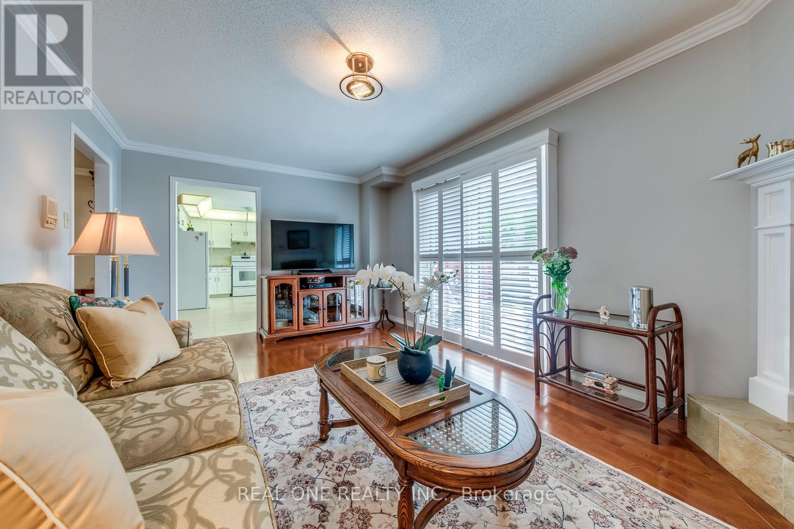 2082 Laurelwood Drive, Oakville (Wc Wedgewood Creek), Ontario  L6H 4S7 - Photo 14 - W12405827