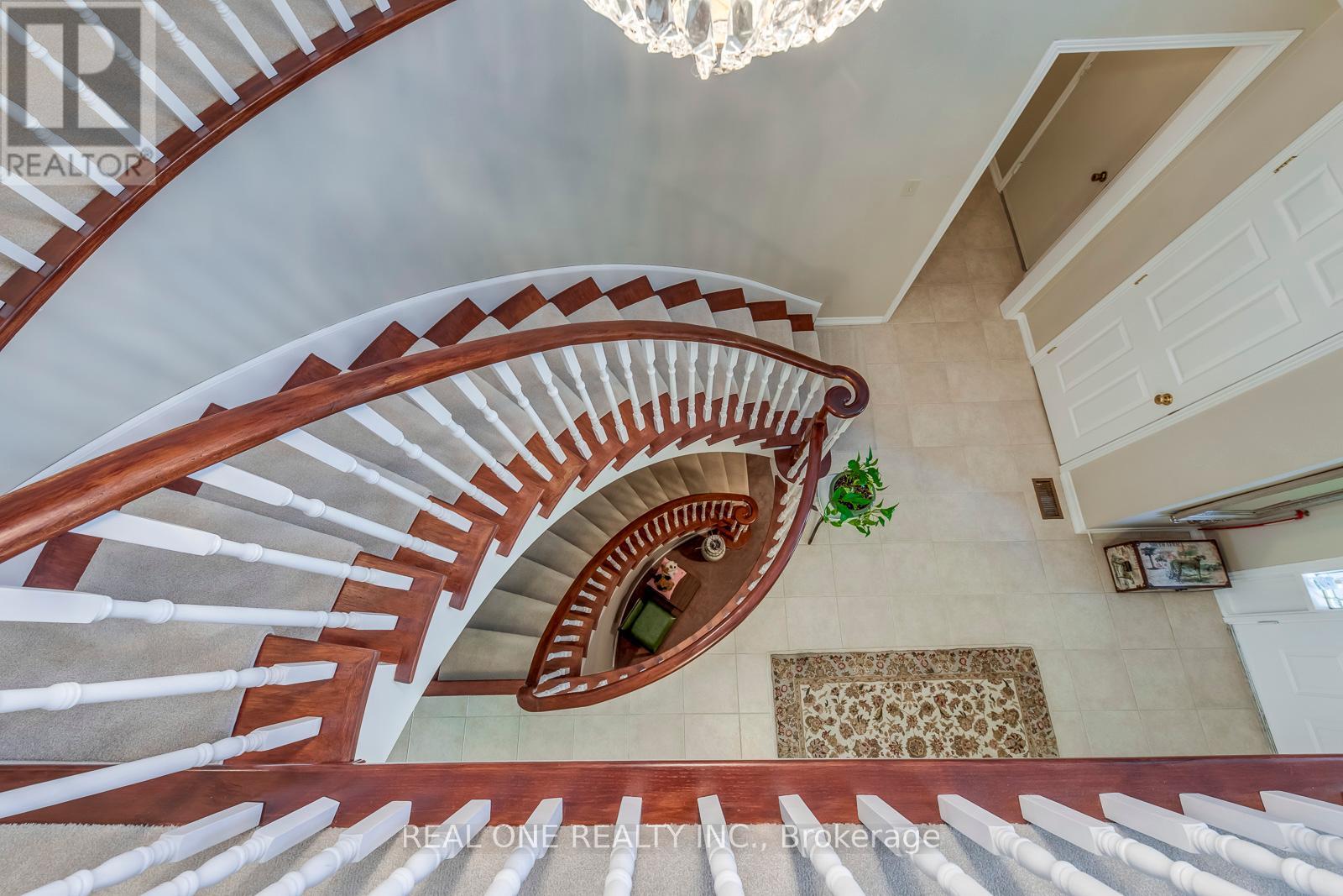 2082 Laurelwood Drive, Oakville (Wc Wedgewood Creek), Ontario  L6H 4S7 - Photo 29 - W12405827