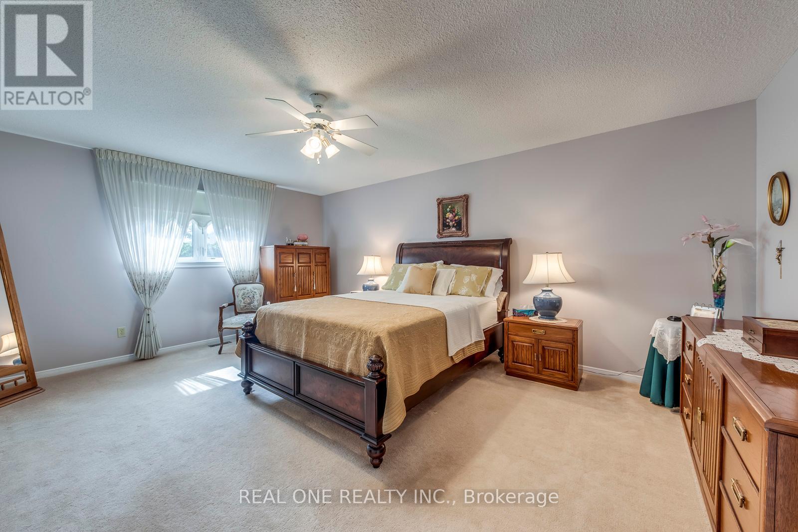 2082 Laurelwood Drive, Oakville (Wc Wedgewood Creek), Ontario  L6H 4S7 - Photo 30 - W12405827