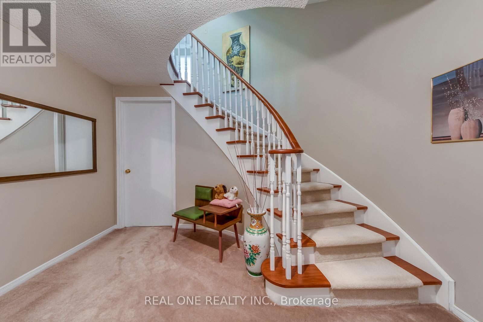 2082 Laurelwood Drive, Oakville (Wc Wedgewood Creek), Ontario  L6H 4S7 - Photo 42 - W12405827