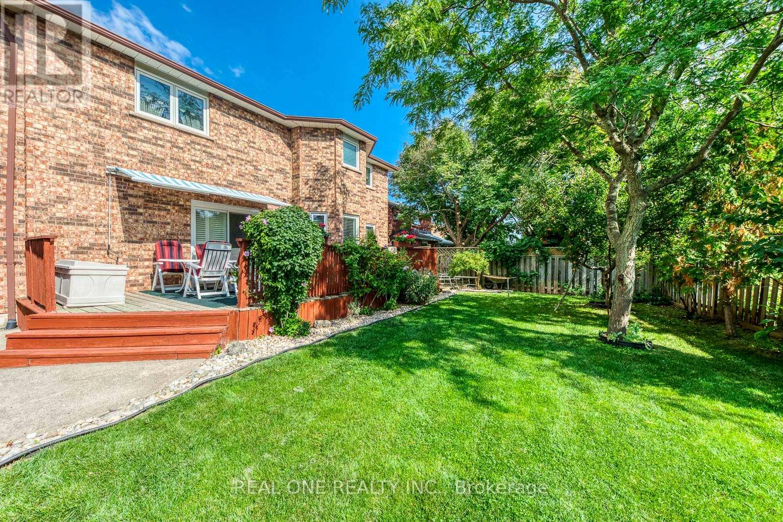 2082 Laurelwood Drive, Oakville (Wc Wedgewood Creek), Ontario  L6H 4S7 - Photo 46 - W12405827