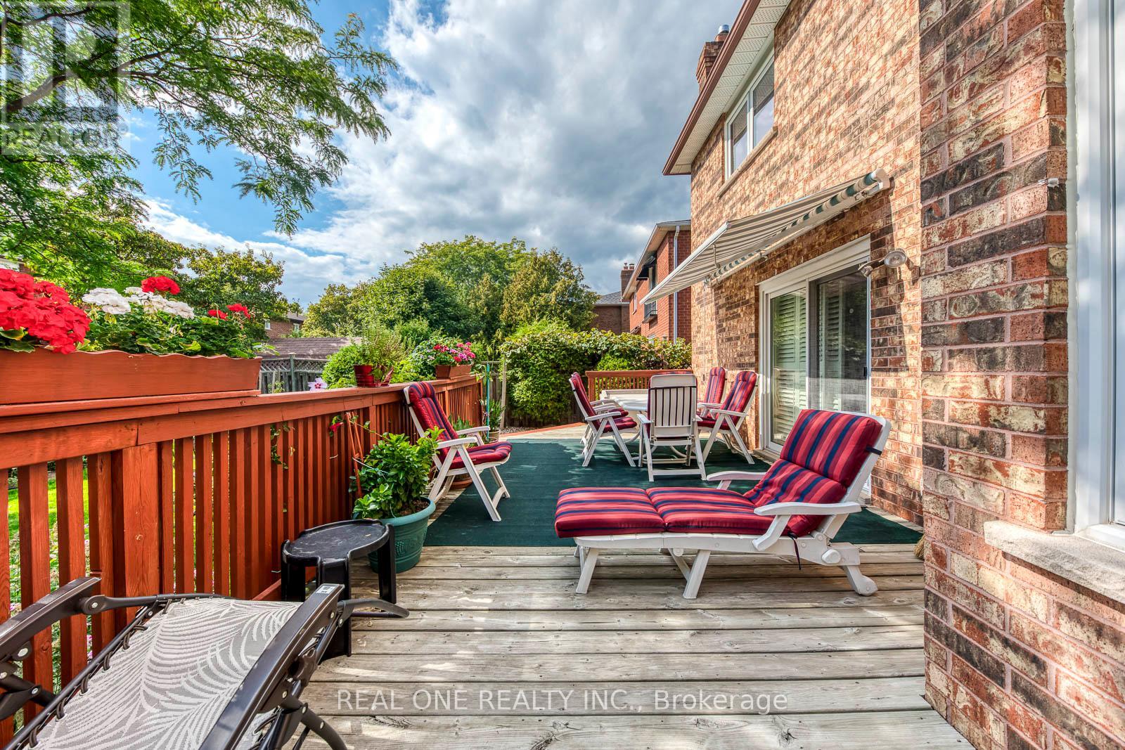 2082 Laurelwood Drive, Oakville (Wc Wedgewood Creek), Ontario  L6H 4S7 - Photo 50 - W12405827