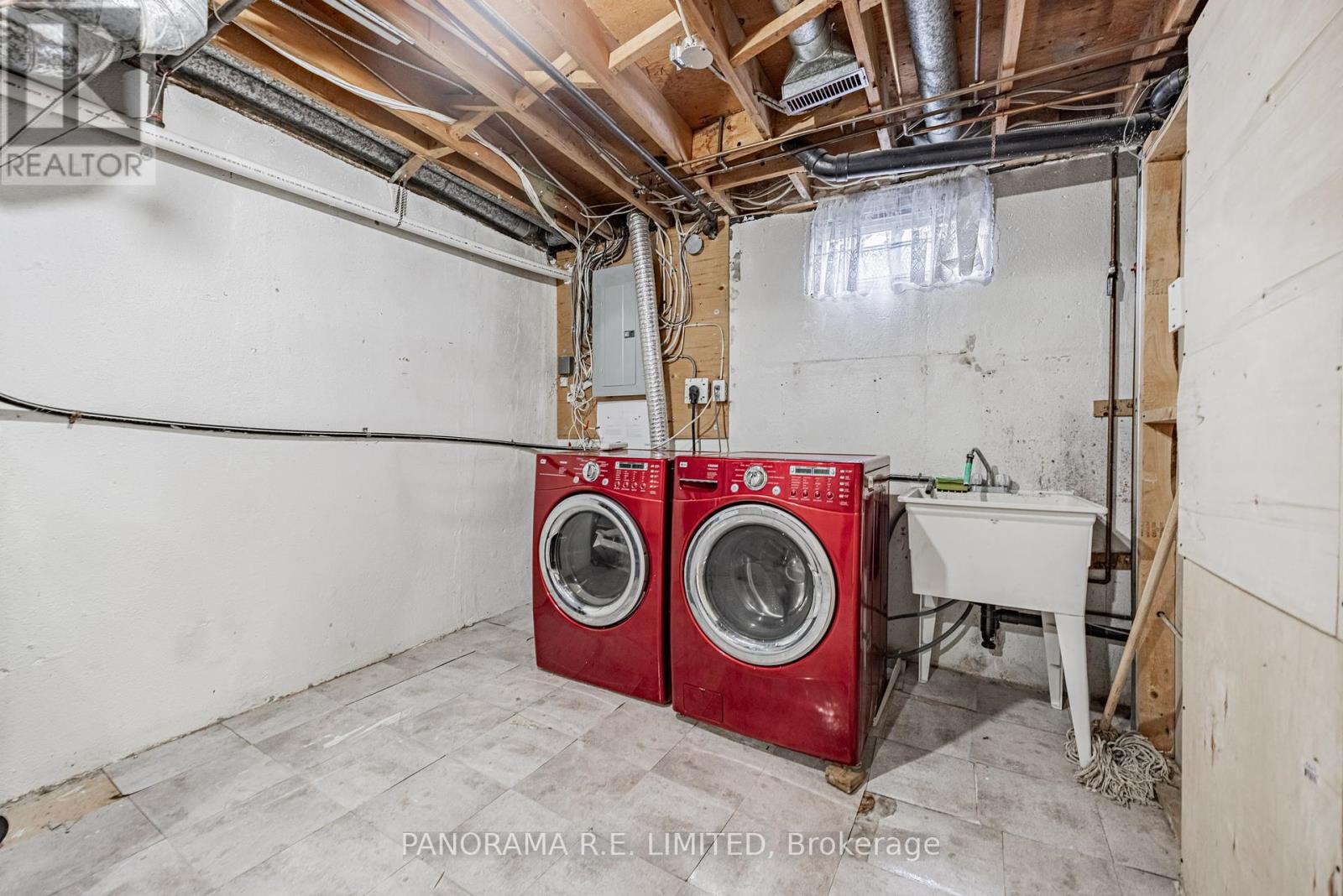 2915 Bramshaw Gardens, Mississauga, Ontario L5N 1S2 - Photo 25 - W12405832