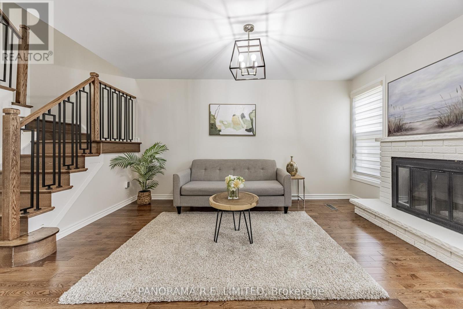 2915 Bramshaw Gardens, Mississauga, Ontario L5N 1S2 - Photo 4 - W12405832