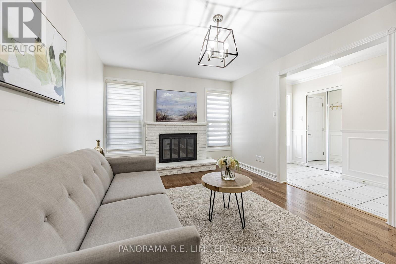 2915 Bramshaw Gardens, Mississauga, Ontario L5N 1S2 - Photo 6 - W12405832