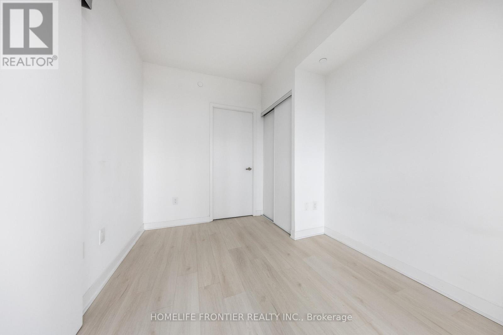2807 - 3900 Confederation Parkway, Mississauga, Ontario  L5B 0M3 - Photo 20 - W12405835