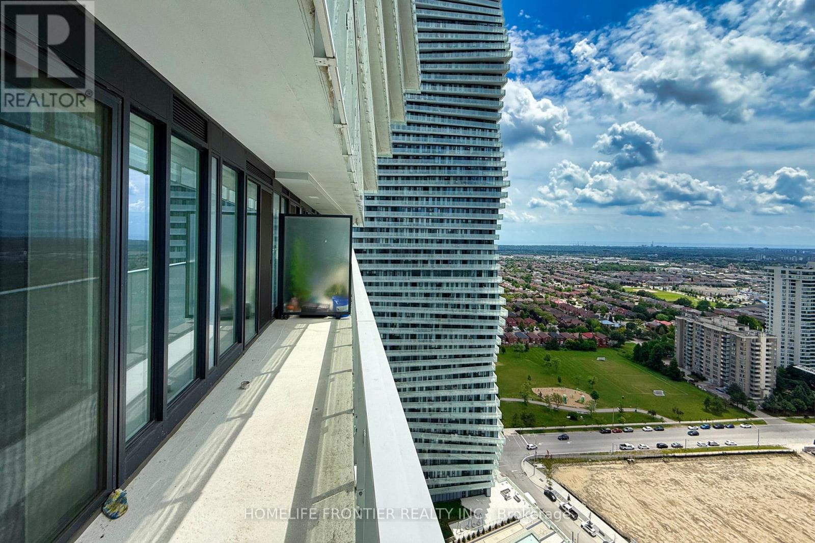 2807 - 3900 Confederation Parkway, Mississauga, Ontario  L5B 0M3 - Photo 24 - W12405835