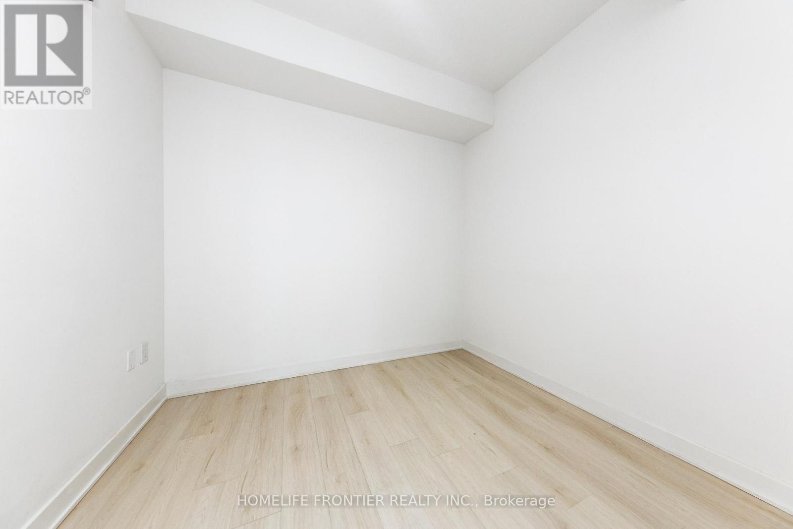 2807 - 3900 Confederation Parkway, Mississauga, Ontario  L5B 0M3 - Photo 9 - W12405835