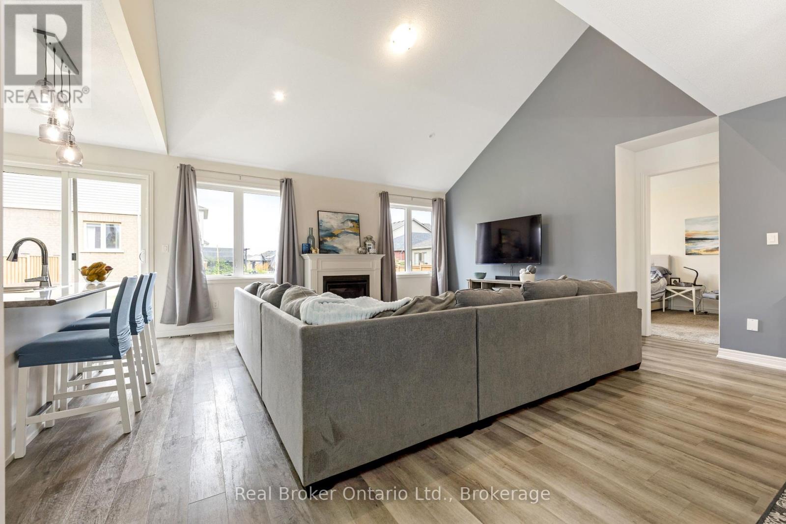 61 Kirvan Street, Centre Wellington, Ontario  N1M 0G9 - Photo 10 - X12405867