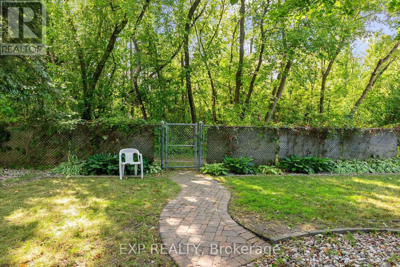 1240 Adirondack Drive, Ottawa, Ontario  K2C 2V3 - Photo 24 - X12405839