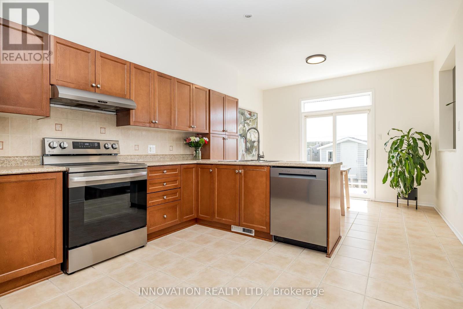 324 Rustic Hills Crescent, Ottawa, Ontario  K4A 5A8 - Photo 11 - X12405840