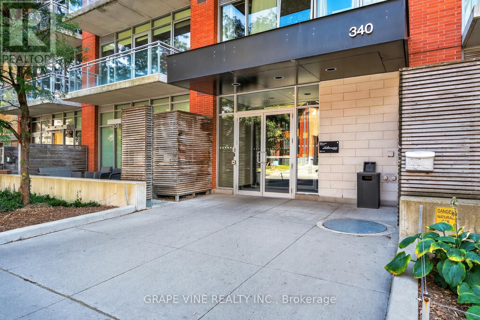 750 - 340 Mcleod Street, Ottawa, Ontario  K2P 1A4 - Photo 2 - X12405864