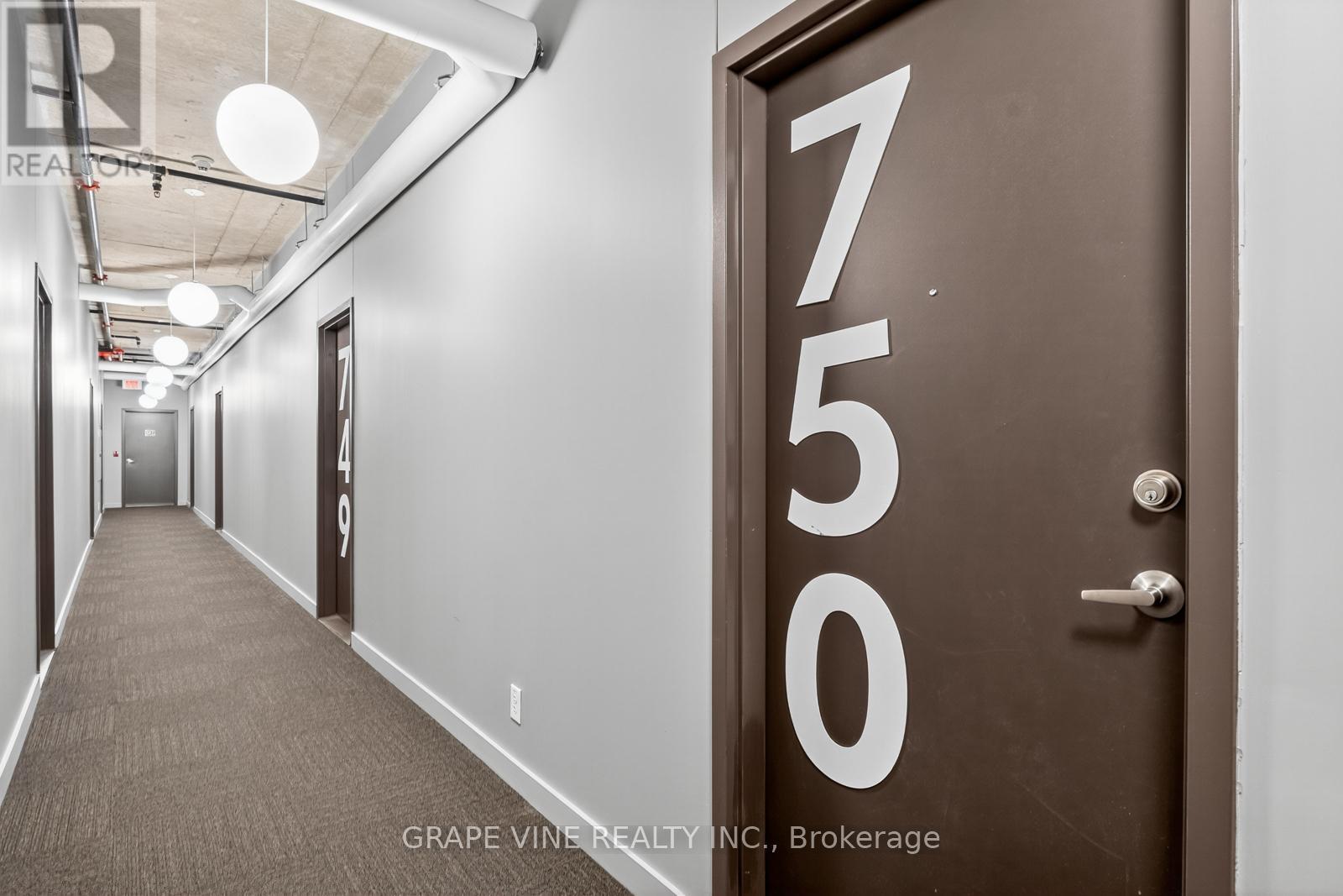 750 - 340 Mcleod Street, Ottawa, Ontario  K2P 1A4 - Photo 5 - X12405864