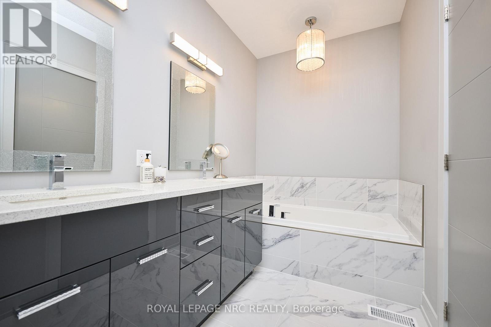 60 Rosewood Crescent, Pelham, Ontario  L0S 1E6 - Photo 26 - X12405846