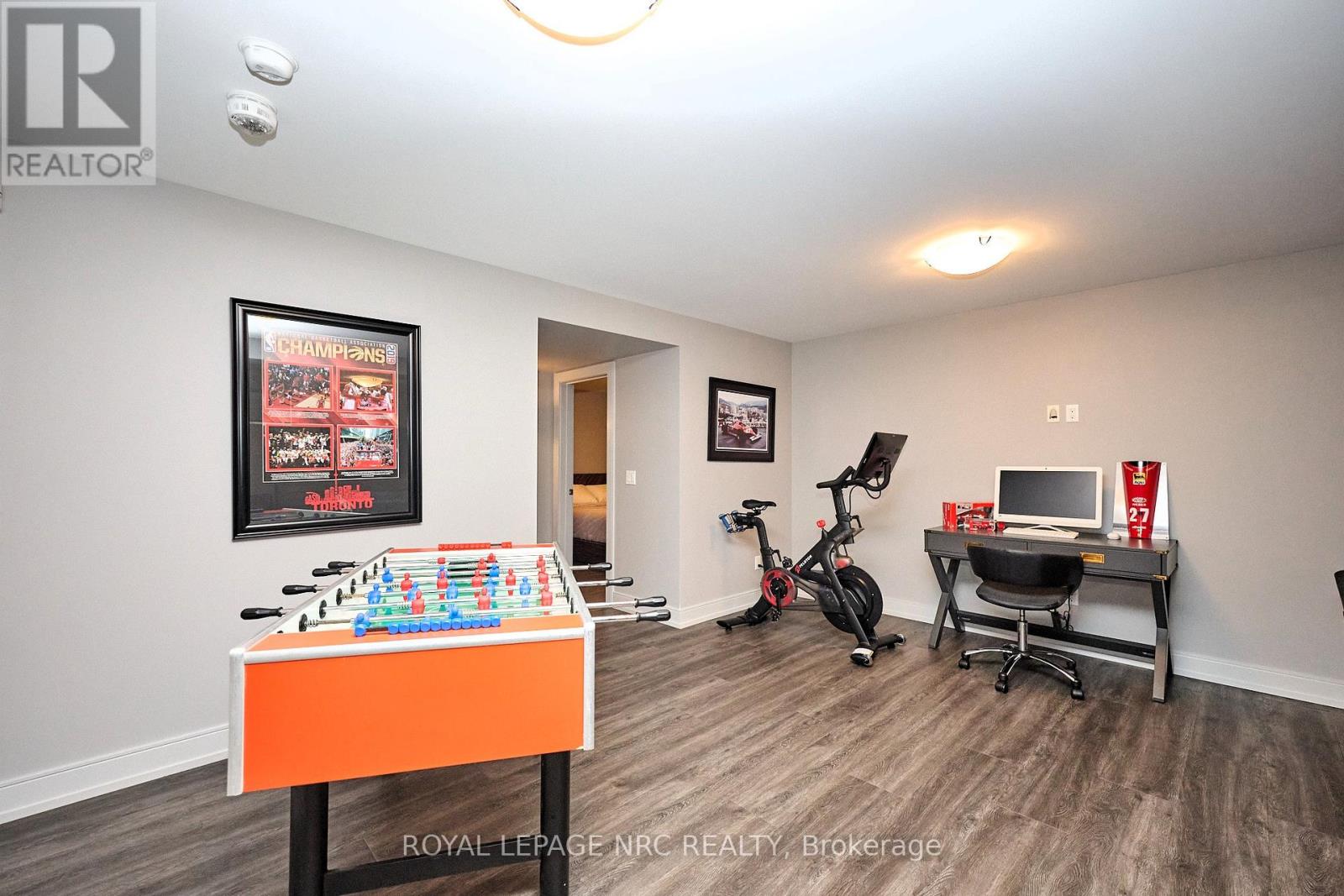 60 Rosewood Crescent, Pelham, Ontario  L0S 1E6 - Photo 31 - X12405846