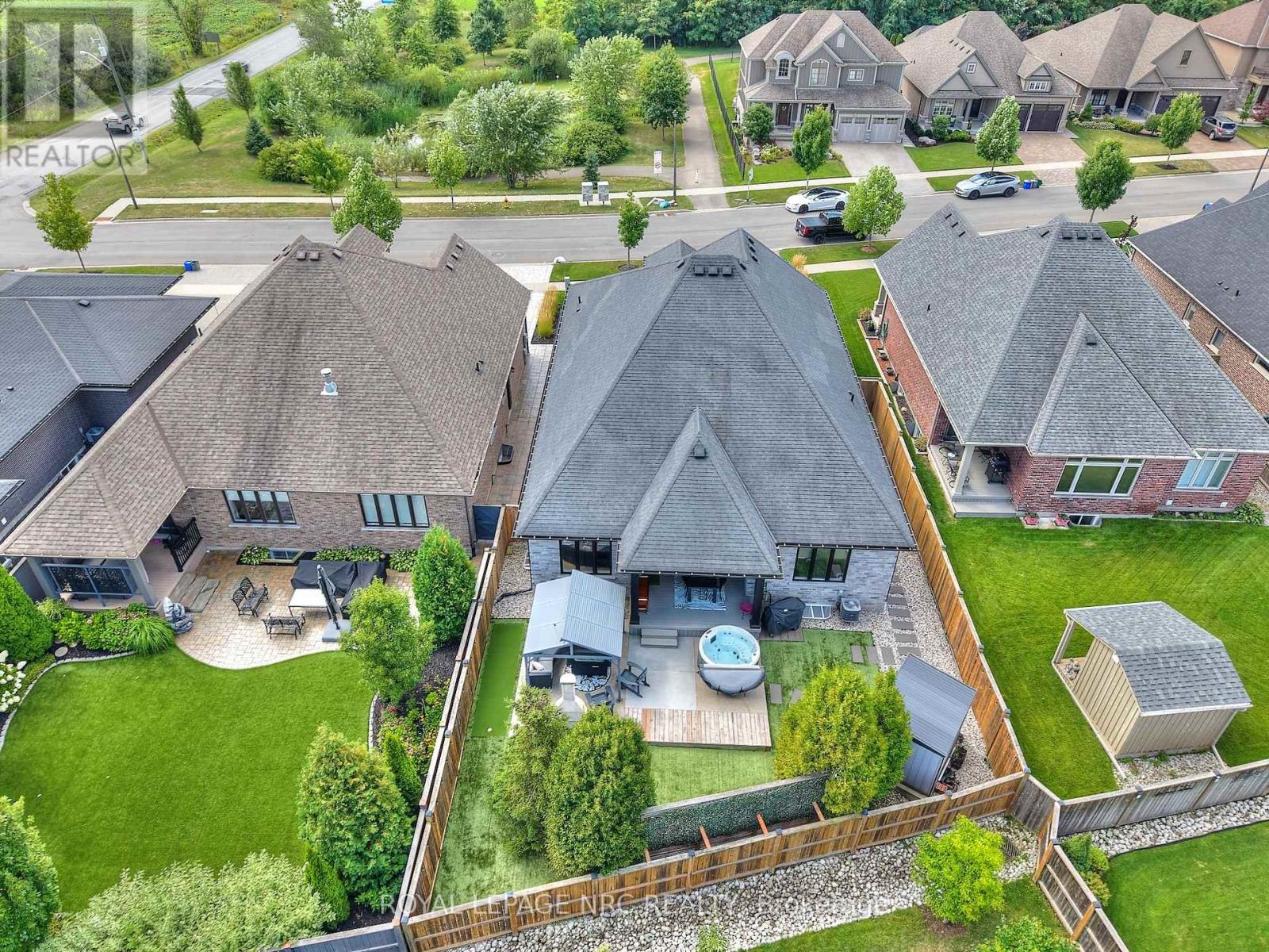 60 Rosewood Crescent, Pelham, Ontario  L0S 1E6 - Photo 48 - X12405846