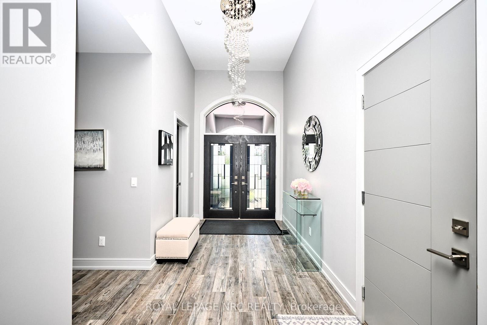 60 Rosewood Crescent, Pelham, Ontario  L0S 1E6 - Photo 6 - X12405846