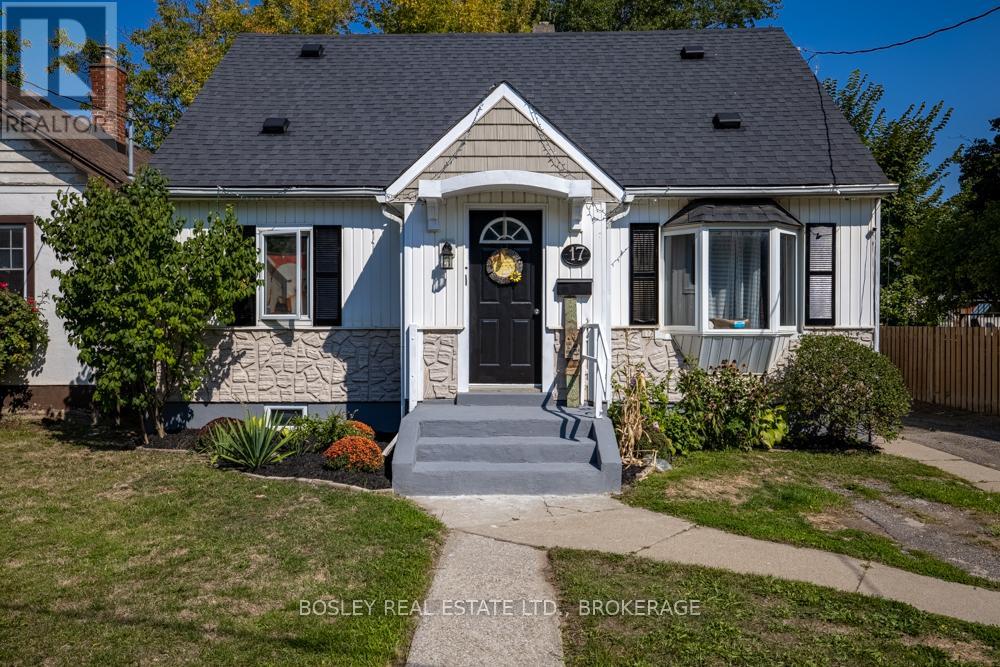 17 Mccalla Drive, St. Catharines, Ontario  L2N 1A1 - Photo 2 - X12405861