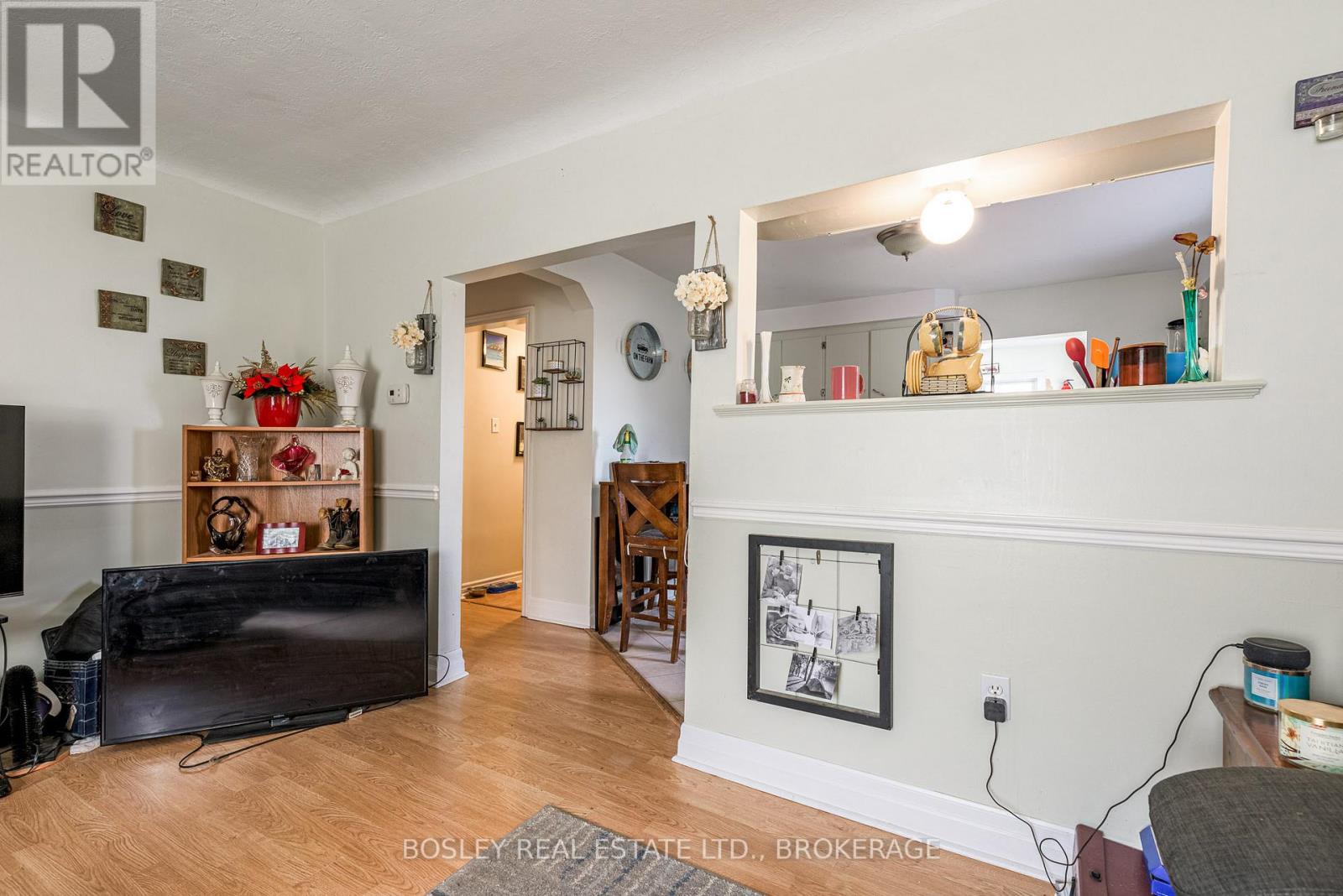 17 Mccalla Drive, St. Catharines, Ontario  L2N 1A1 - Photo 4 - X12405861