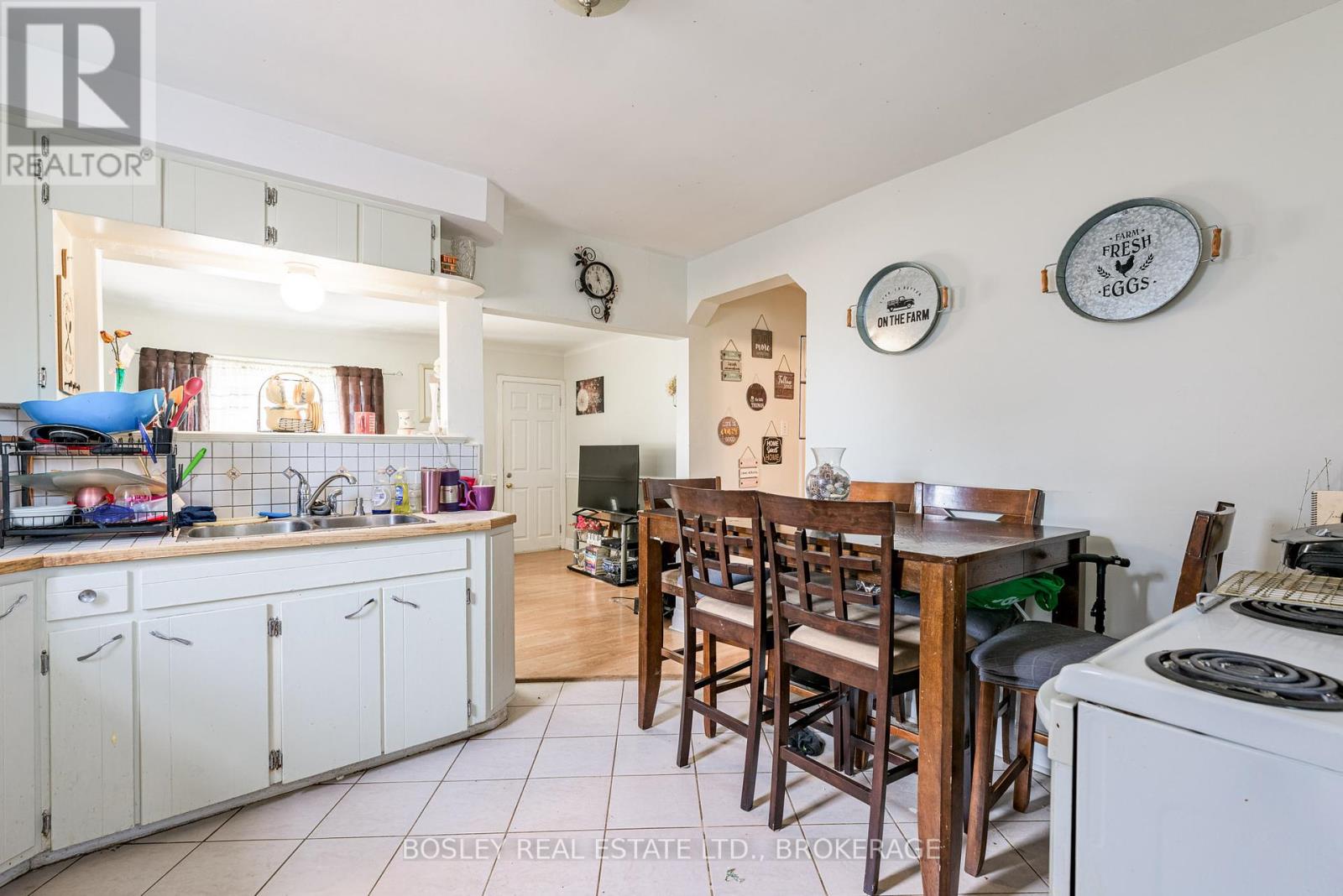 17 Mccalla Drive, St. Catharines, Ontario  L2N 1A1 - Photo 6 - X12405861