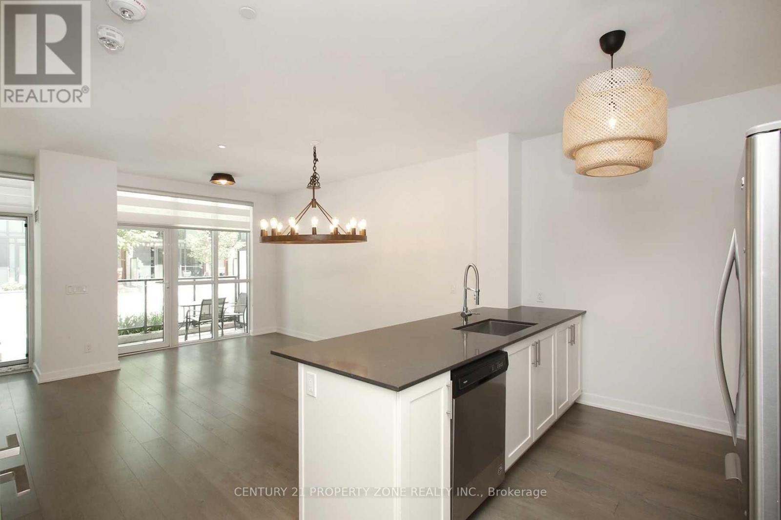 Th-17 - 4055 Parkside Village Drive, Mississauga, Ontario  L5B 0K8 - Photo 6 - W12338907
