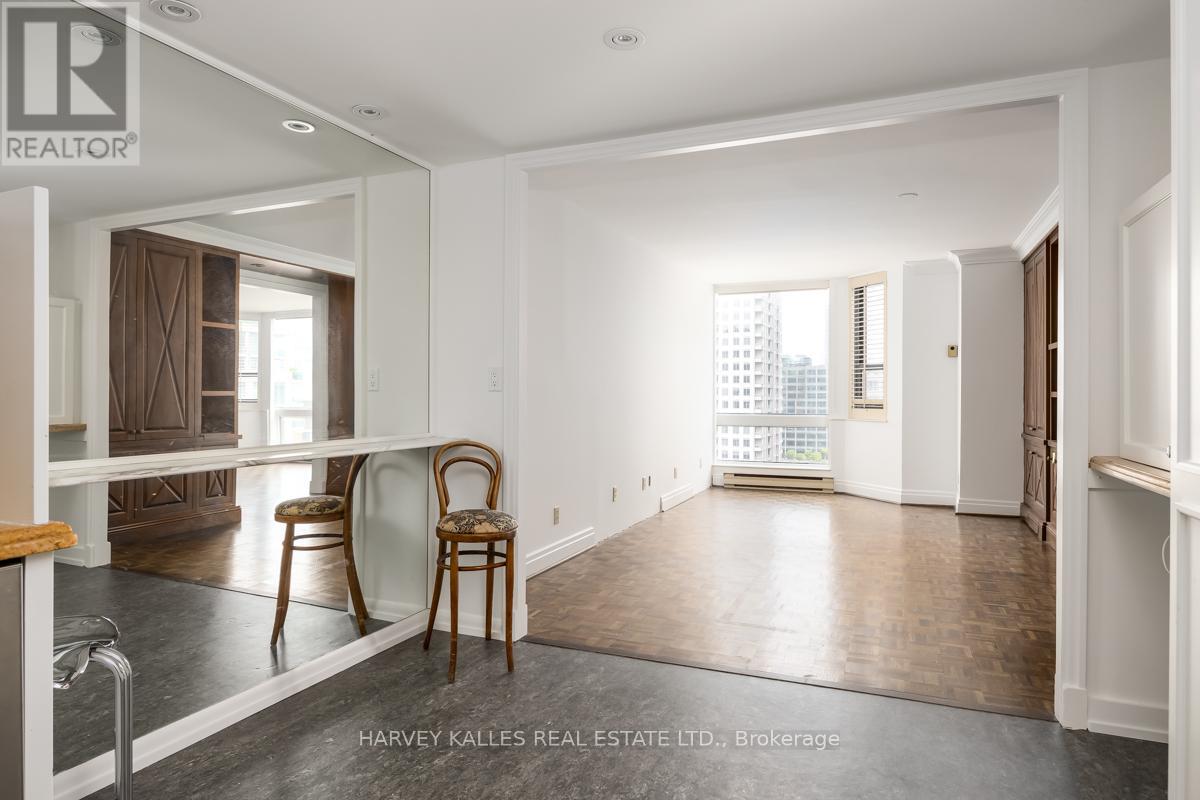 2103 - 1166 Bay Street, Toronto, Ontario  M5S 2X8 - Photo 18 - C12232223