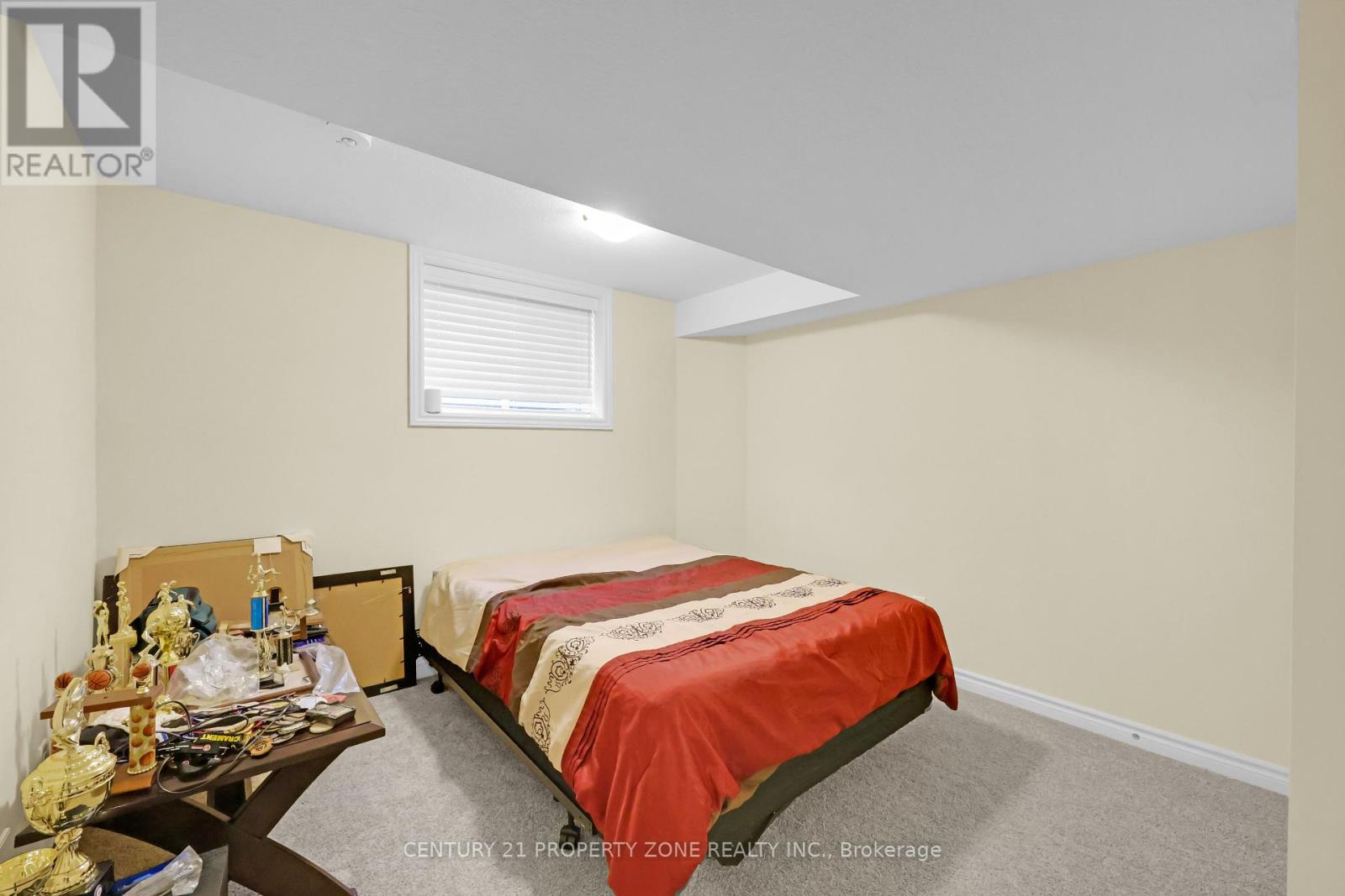 8 Chamberlain Avenue, Ingersoll, Ontario  N5C 3B3 - Photo 38 - X12363168