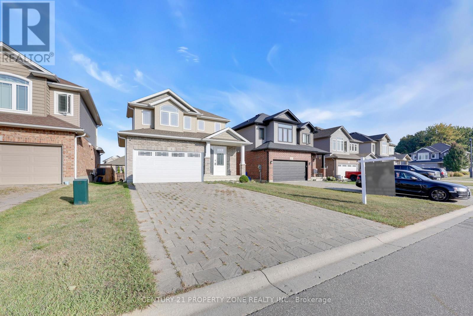 8 Chamberlain Avenue, Ingersoll, Ontario  N5C 3B3 - Photo 3 - X12363168