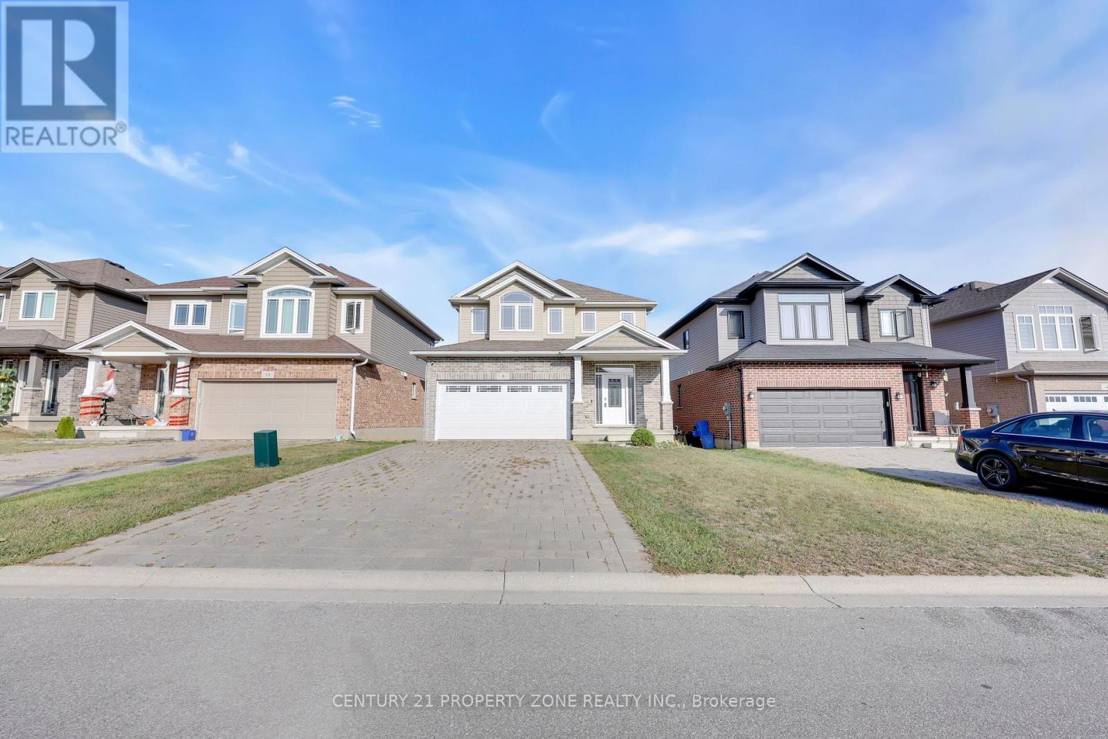 8 Chamberlain Avenue, Ingersoll, Ontario  N5C 3B3 - Photo 4 - X12363168
