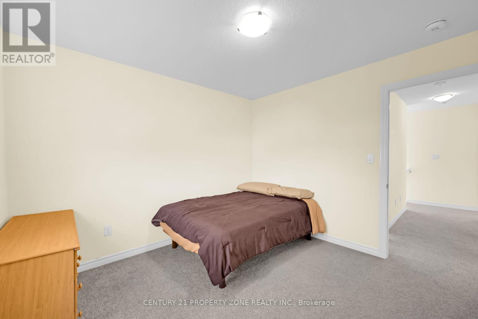 8 Chamberlain Avenue, Ingersoll, Ontario  N5C 3B3 - Photo 26 - X12363168