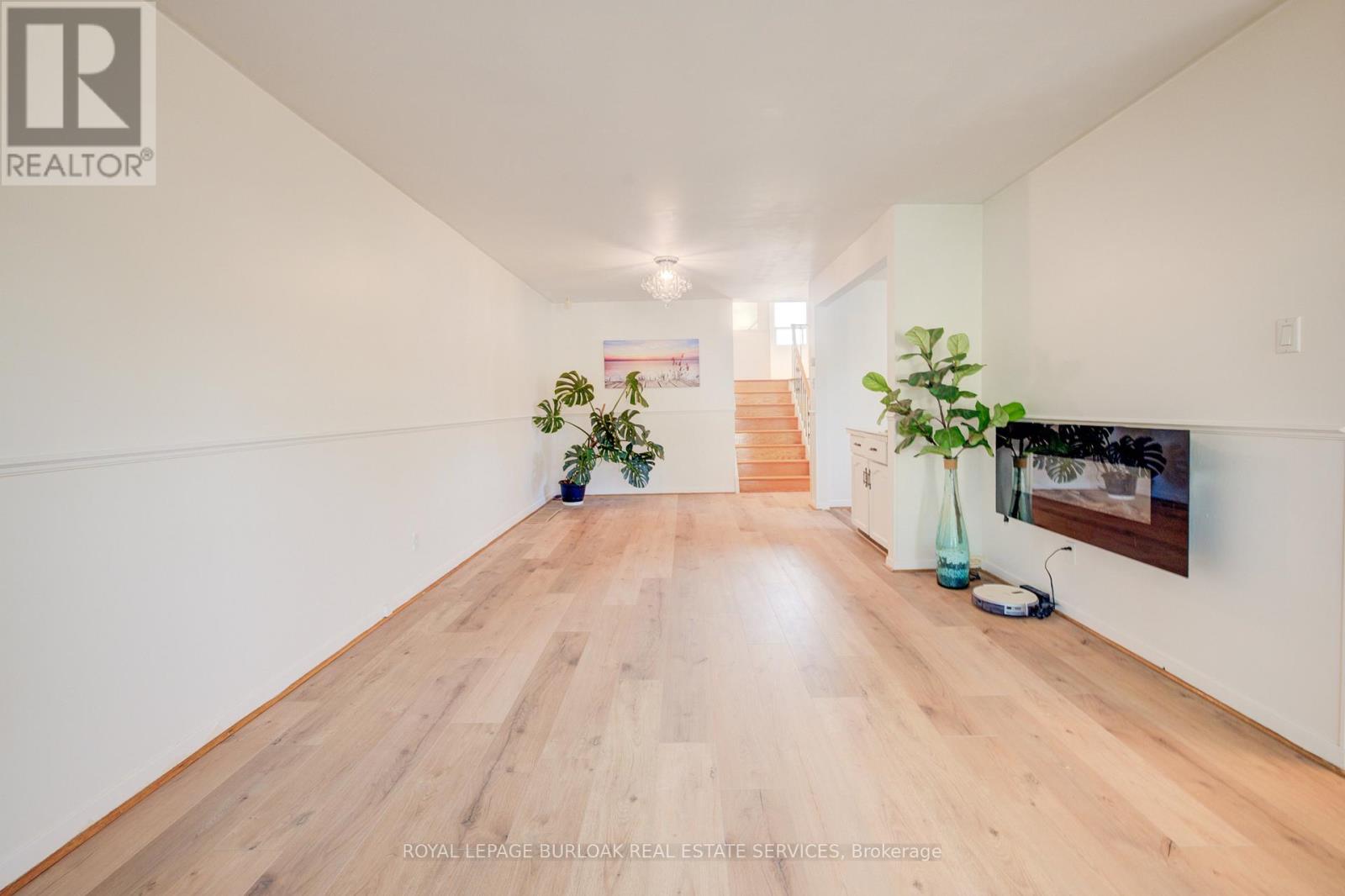 37 Hucknall Road, Toronto, Ontario  M3J 1V7 - Photo 13 - W12298500