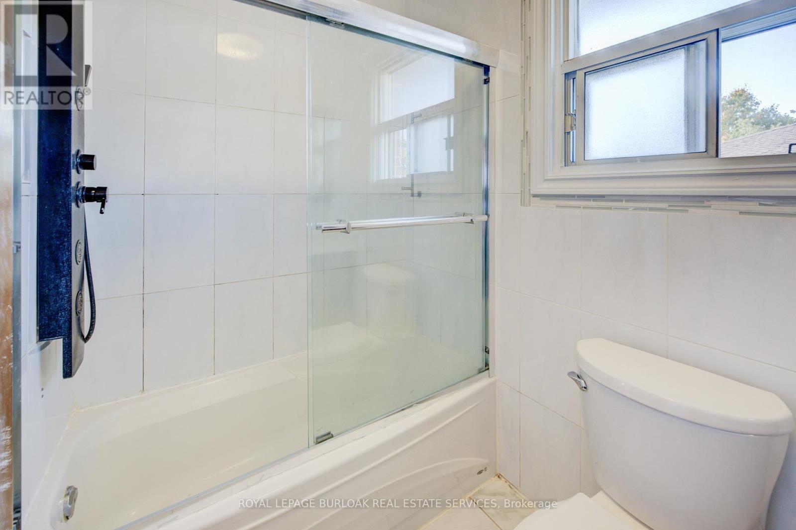 37 Hucknall Road, Toronto, Ontario  M3J 1V7 - Photo 18 - W12298500