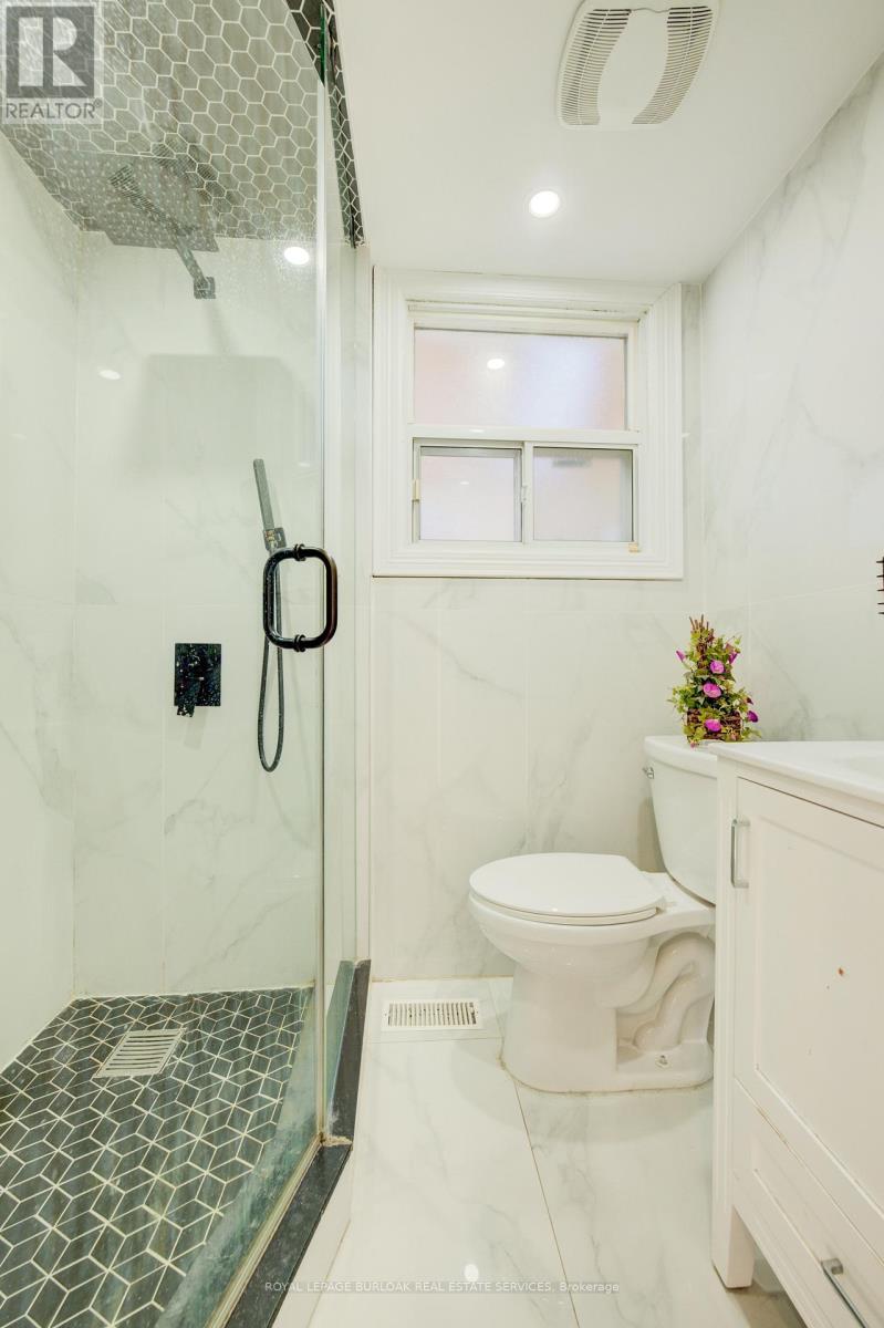 37 Hucknall Road, Toronto, Ontario  M3J 1V7 - Photo 21 - W12298500