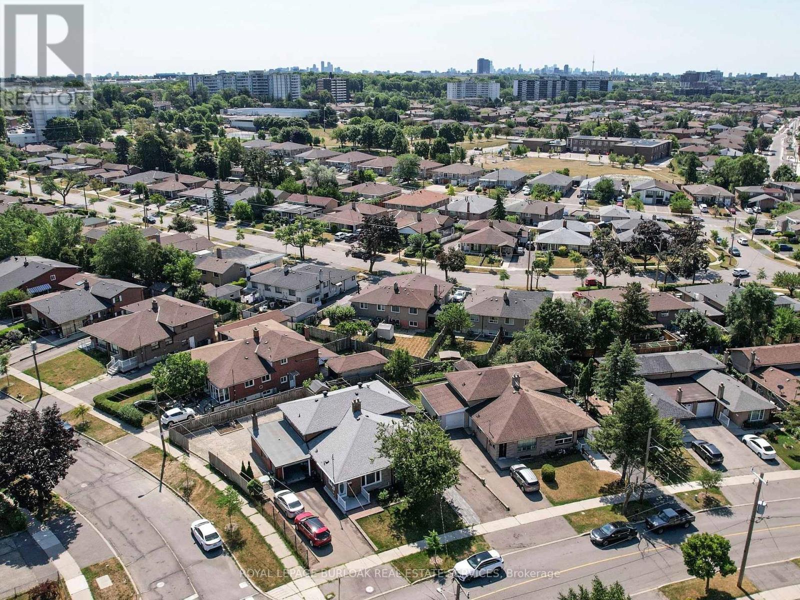 37 Hucknall Road, Toronto, Ontario  M3J 1V7 - Photo 38 - W12298500