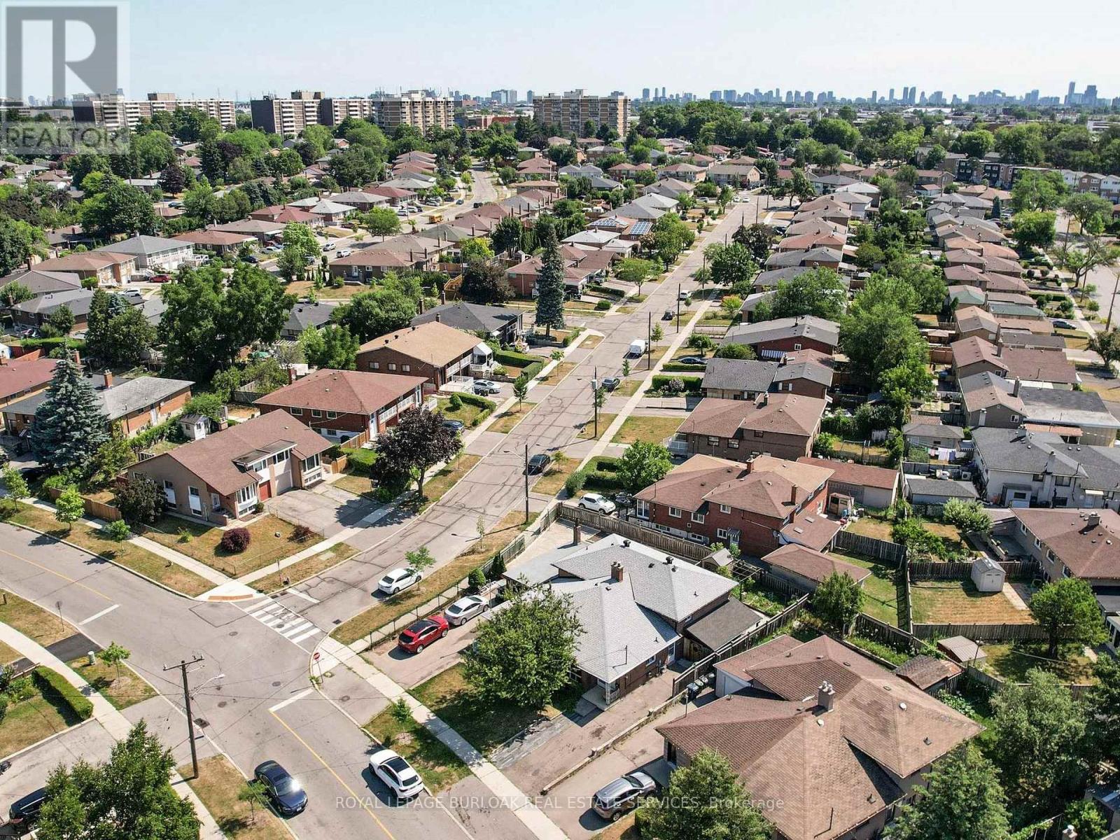 37 Hucknall Road, Toronto, Ontario  M3J 1V7 - Photo 40 - W12298500