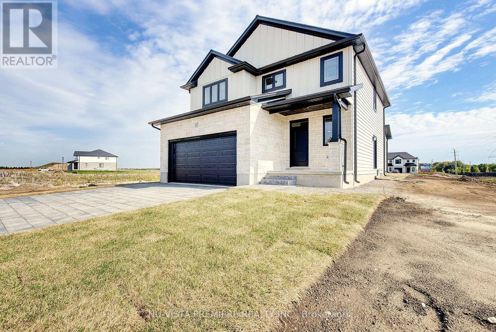157 Holloway Trail, Middlesex Centre, Ontario  N0M 2A0 - Photo 4 - X12346103