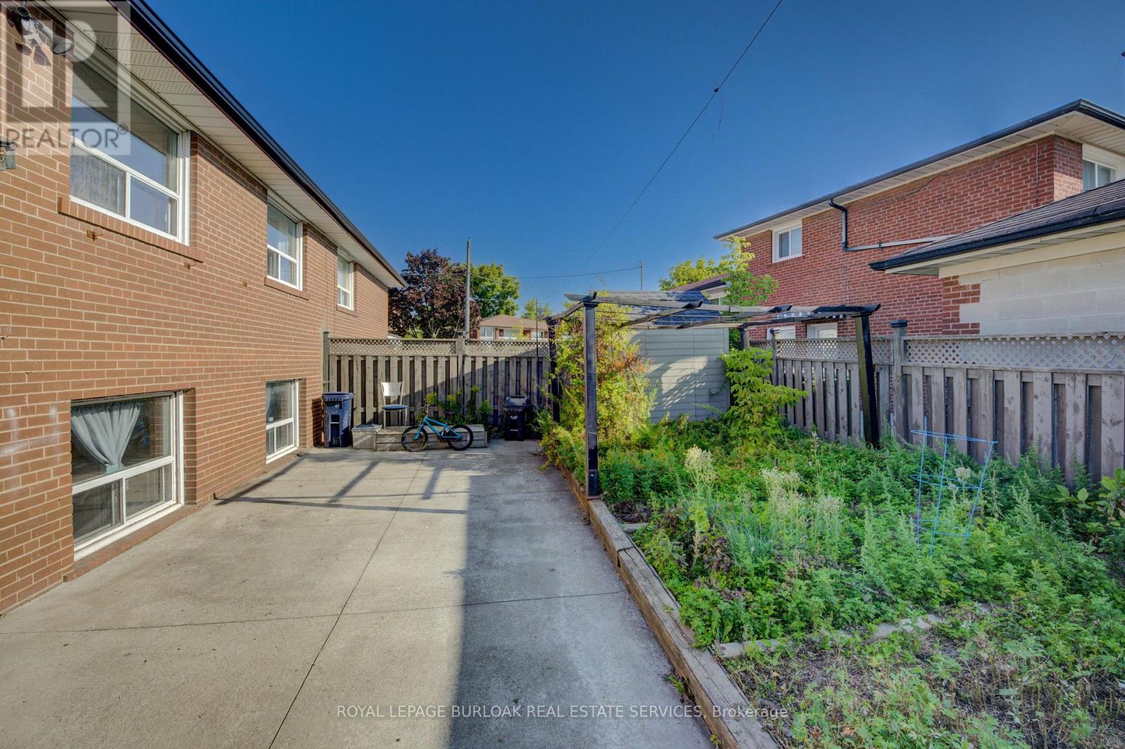 37 Hucknall Road, Toronto, Ontario  M3J 1V7 - Photo 35 - W12298500